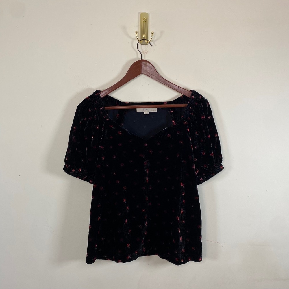 LOFT Black Velvet Floral Print Short Puff Sleeve Top V-Neck‎ Blouse whimsygoth